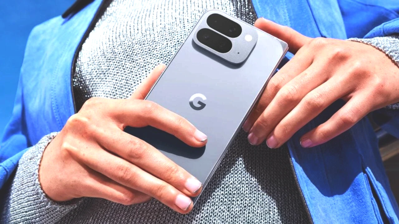 google-pixel-10-brings-satellite-powered-whatsapp-calling-feature-techjuice-189436-074648-1280x720.jpg