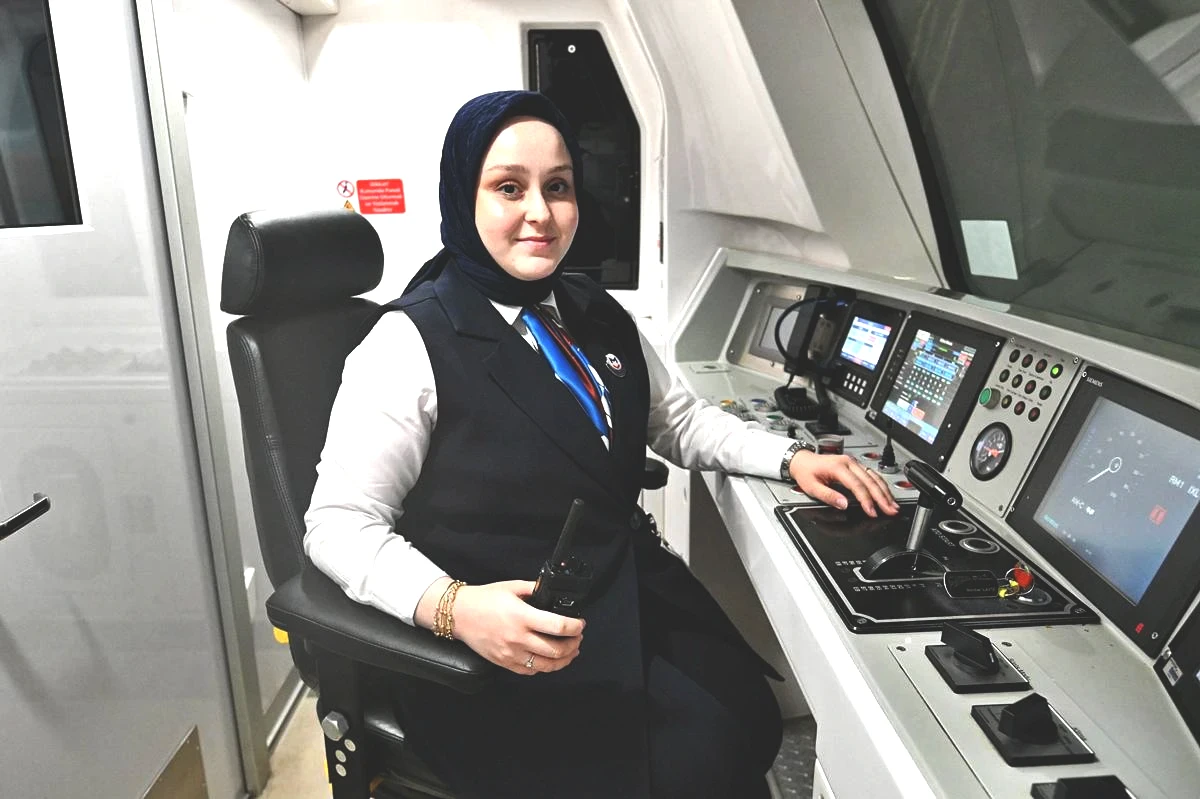 metro-istanbulda-kac-kadin-makinist-vatman-tren-surucusu-calisiyor-4.jpeg