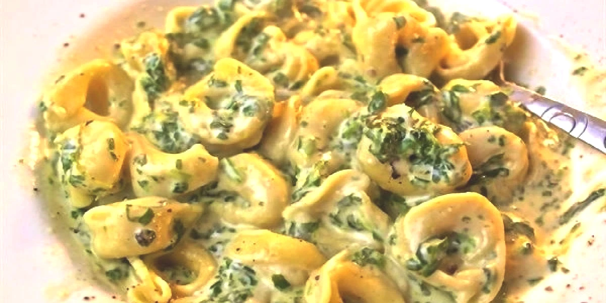 kremali-mantarli-tortellini.jpg